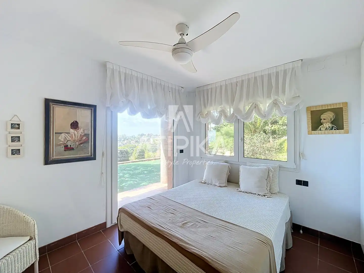 Dormitori de Casa o xalet en venda en Blanes amb Terrassa, Piscina i Forn
