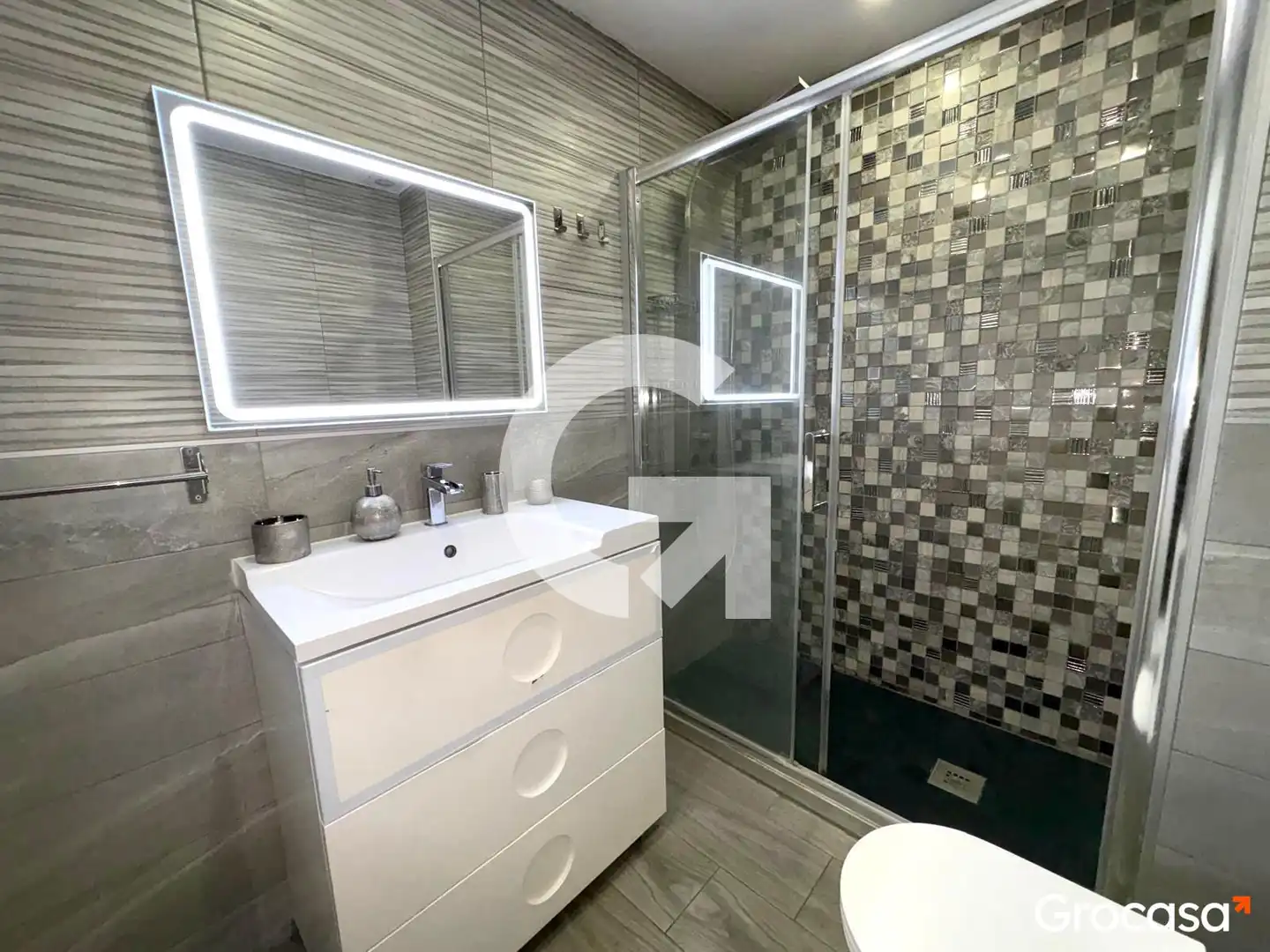 Bathroom of Flat for sale in Mataró  with Furnished, Oven and Washing machine