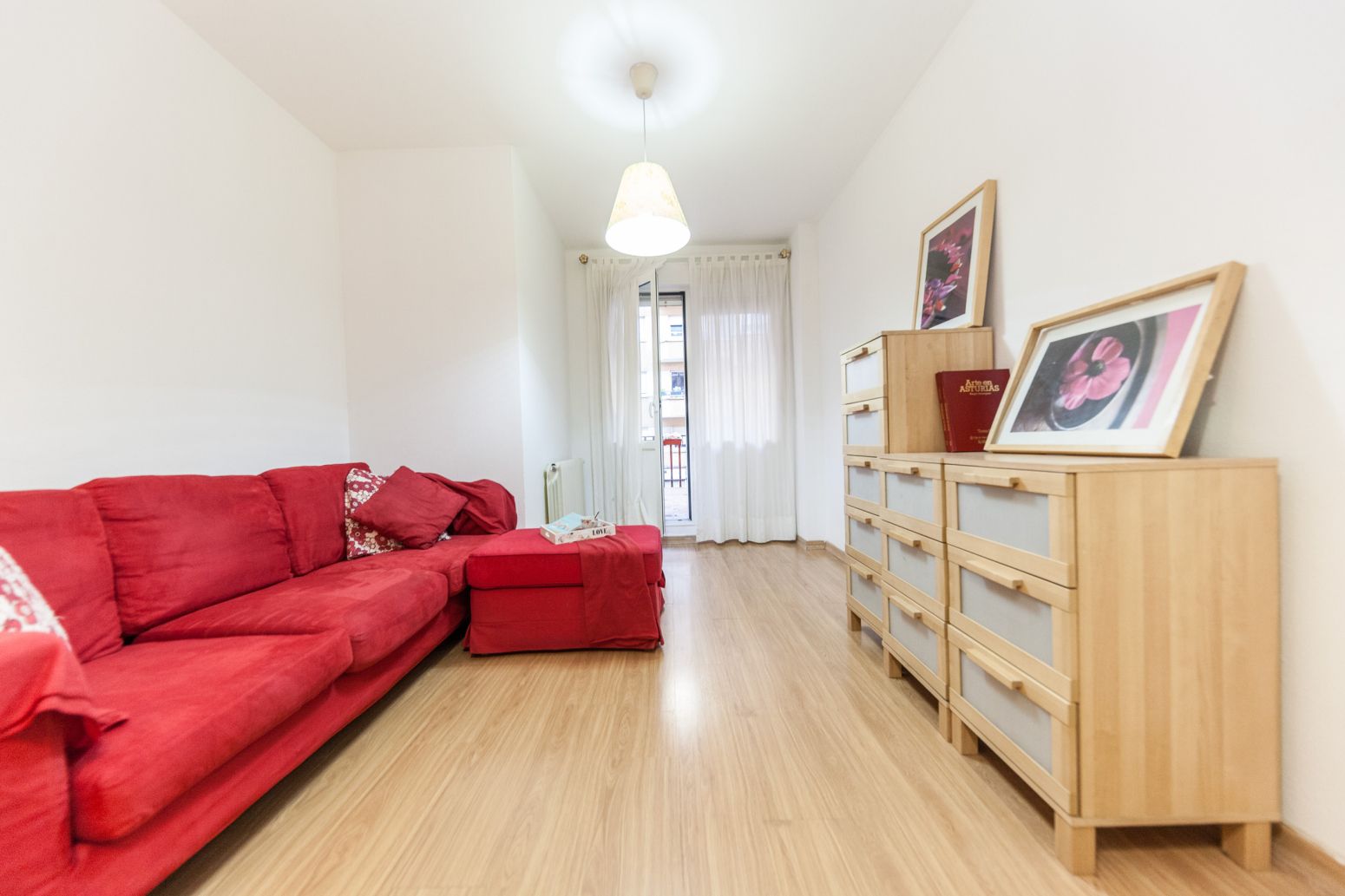 Living room of Flat for sale in Oviedo   with Heating, Parquet flooring and Terrace