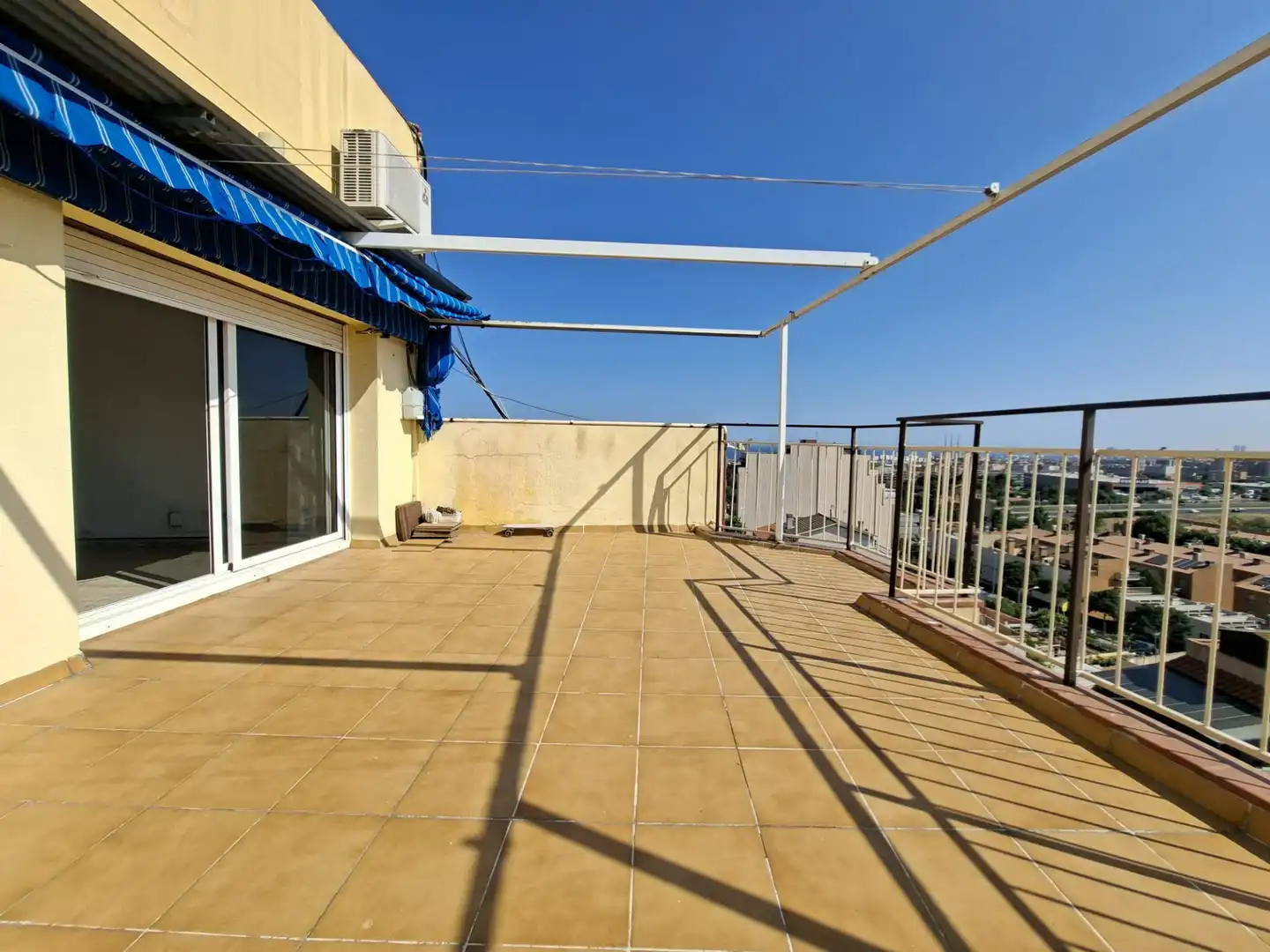 Terrasse von Dachboden zum Verkauf in Badalona mit Klimaanlage, Heizung und Terrasse