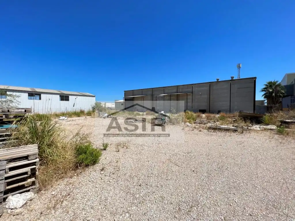 Industrial buildings for rent in Favara