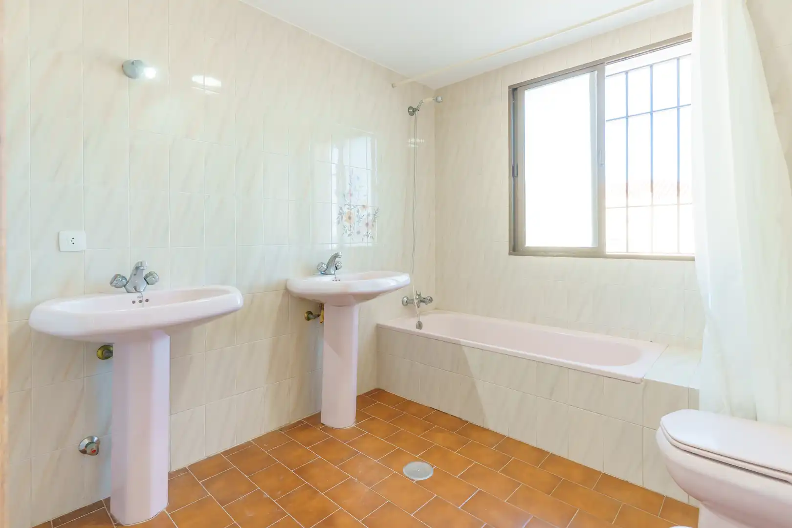 Baño de Piso en venta en Almonte con Terraza, Trastero y Amueblado