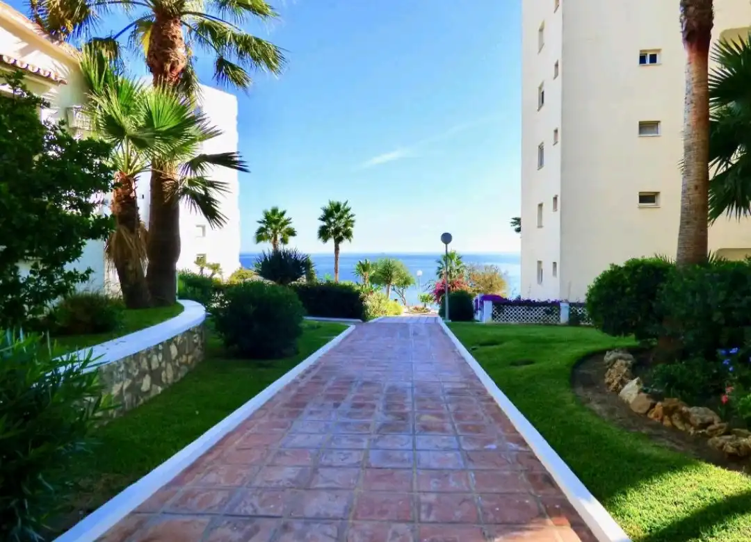 Exterior view of Flat for sale in Mijas  with Storage room, Furnished and Oven