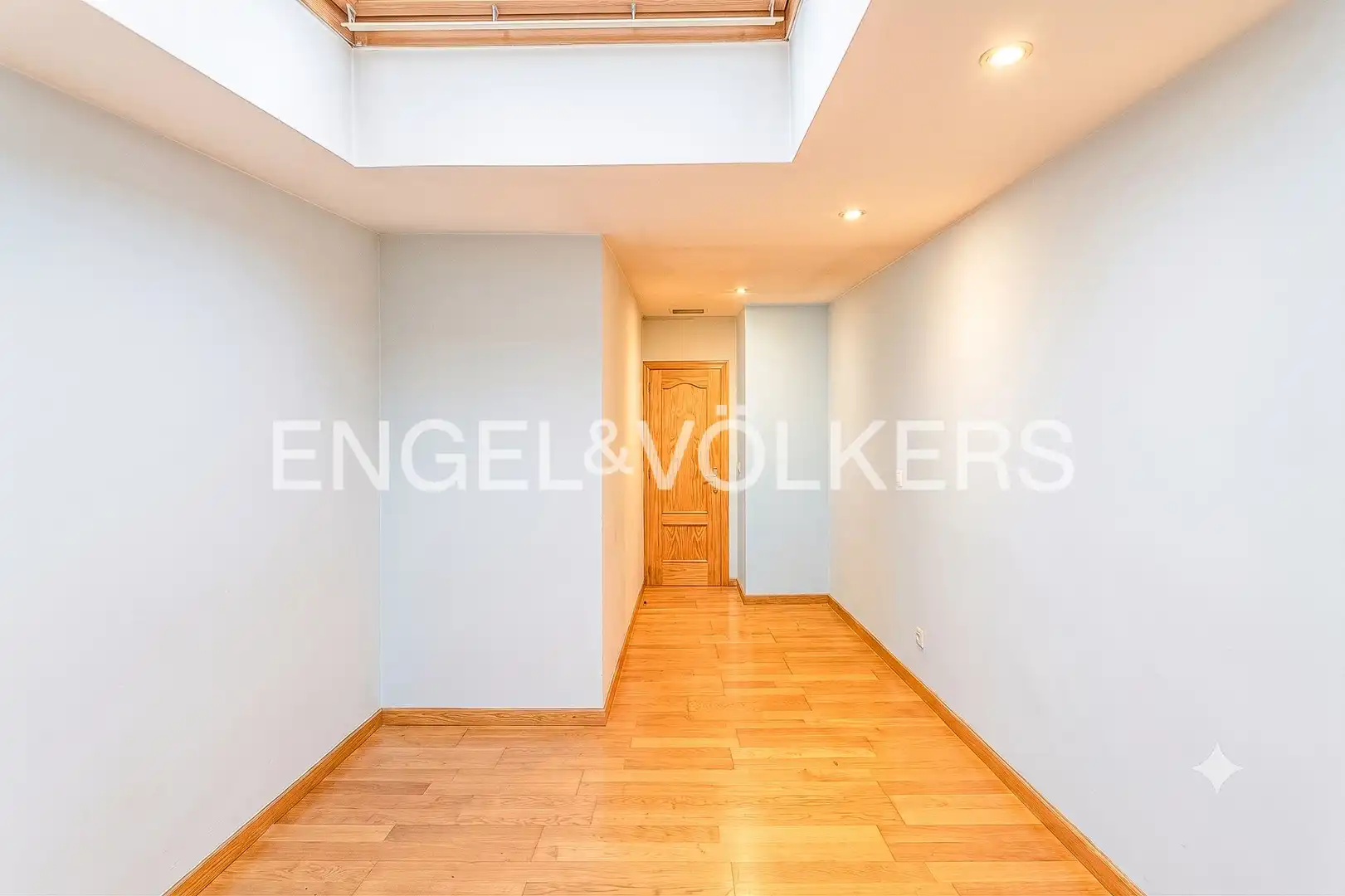 Attic for sale in Madrid  with Air Conditioner, Heating and Terrace