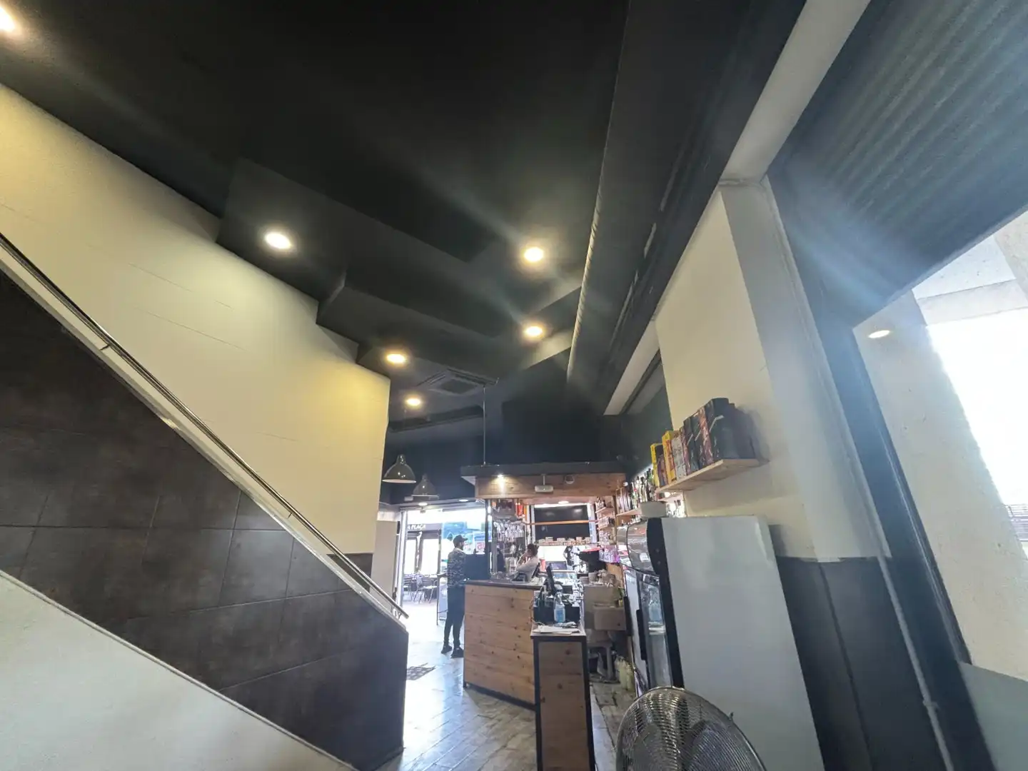 Business premises for transfer in Sants - Montjuïc, imagen 7