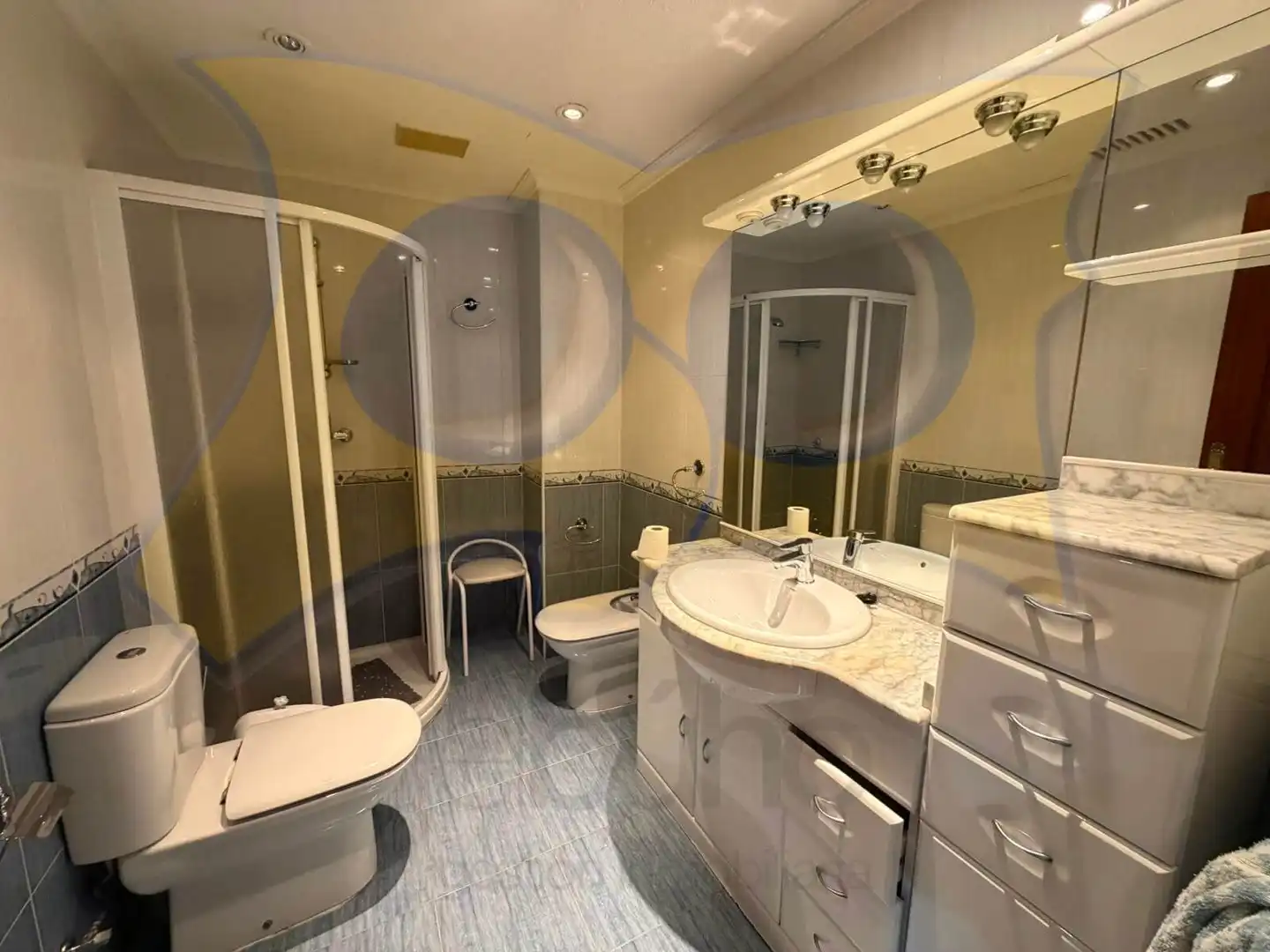Bathroom of Flat for sale in Salamanca  with Heating and Balcony