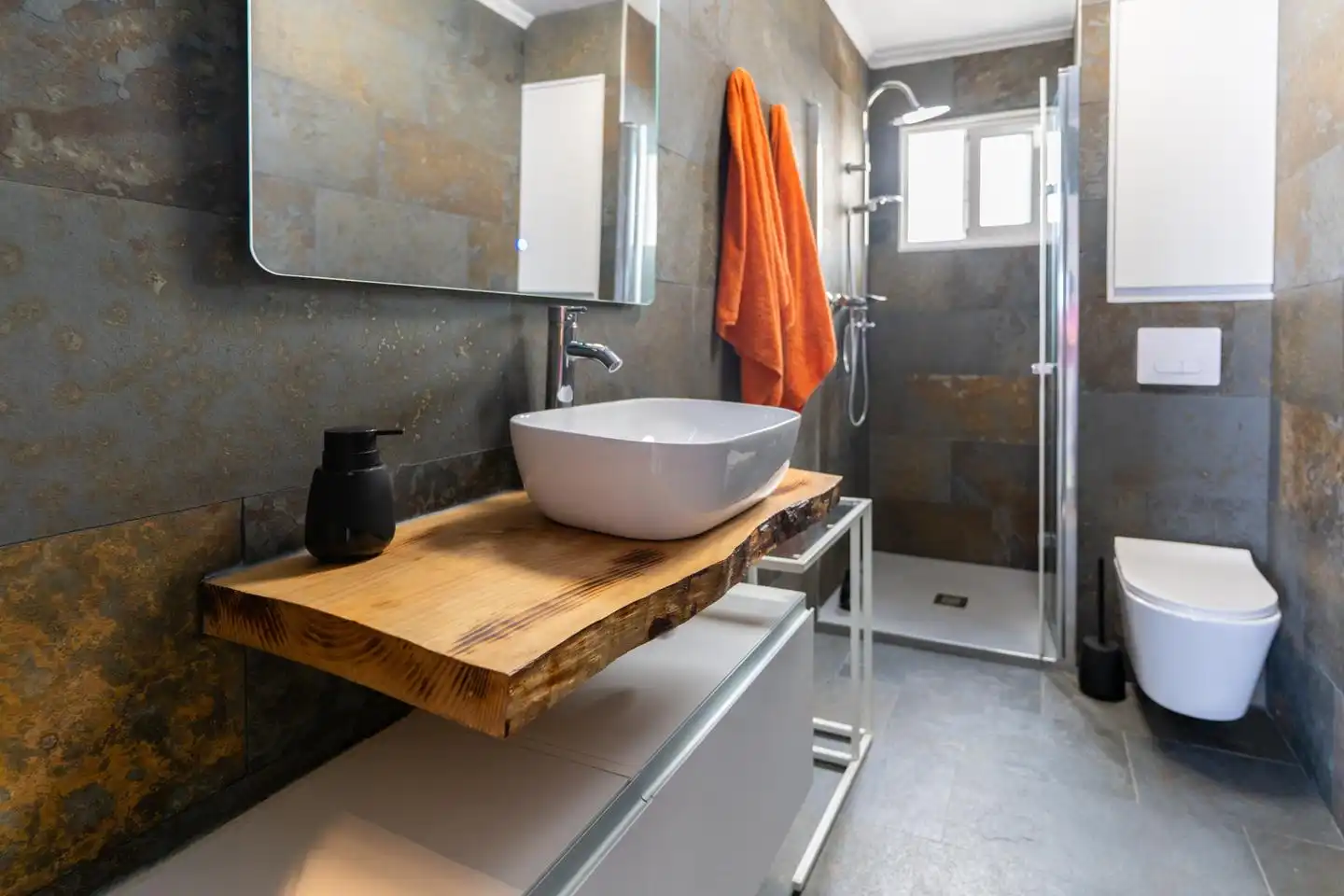 Badezimmer von Wohnung zum Verkauf in Santa Pola mit Klimaanlage und Terrasse