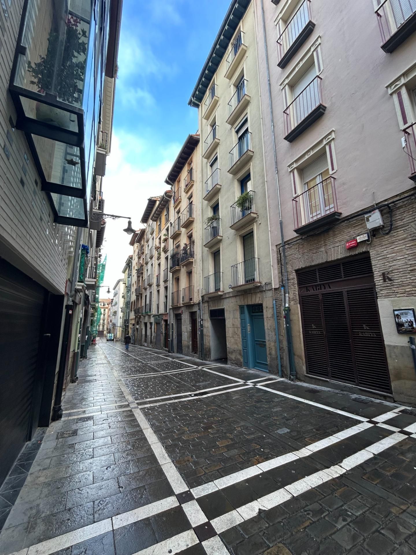 Vista exterior de Pis en venda en  Pamplona / Iruña amb Balcó