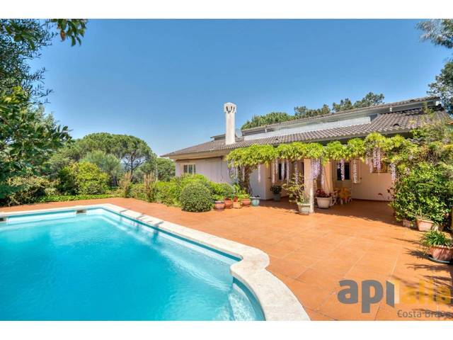 Casa-chalet en Venta en Avenida del Canigó en Golf Costa Brava