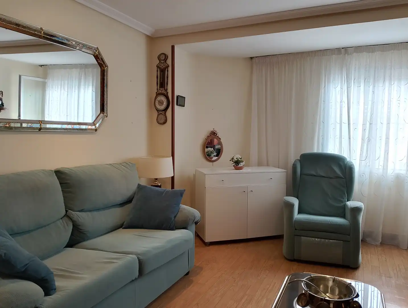 Living room of Flat for rent in Donostia - San Sebastián   with Heating, Parquet flooring and Furnished