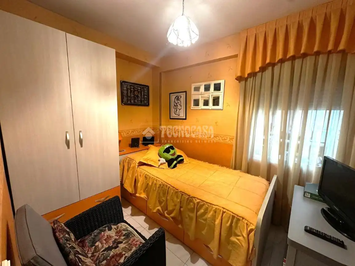 Habitación de Piso en venta en Parla con Calefacción y Amueblado