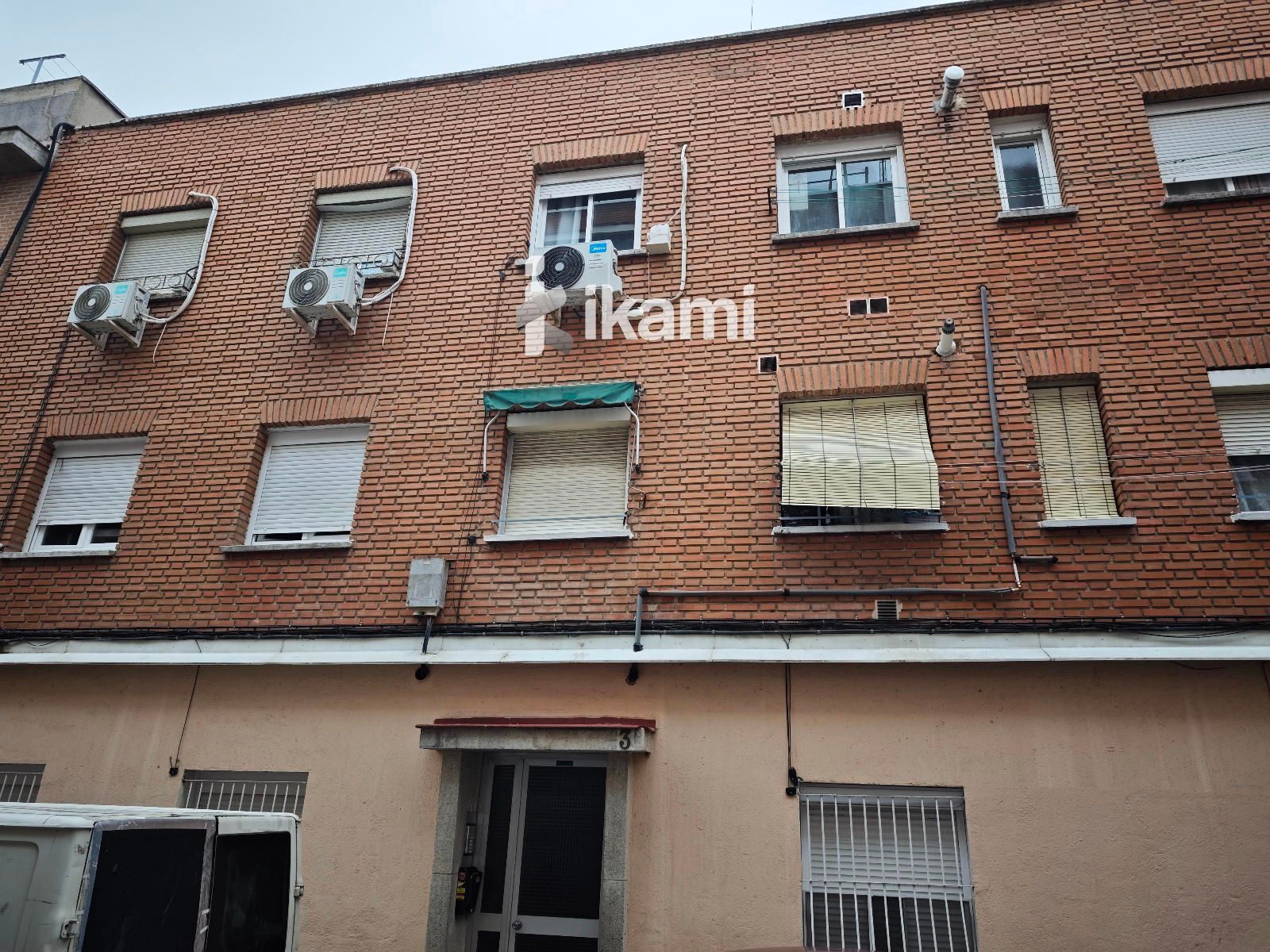 Vista exterior de Pis en venda en  Madrid Capital amb Calefacció i Alarma