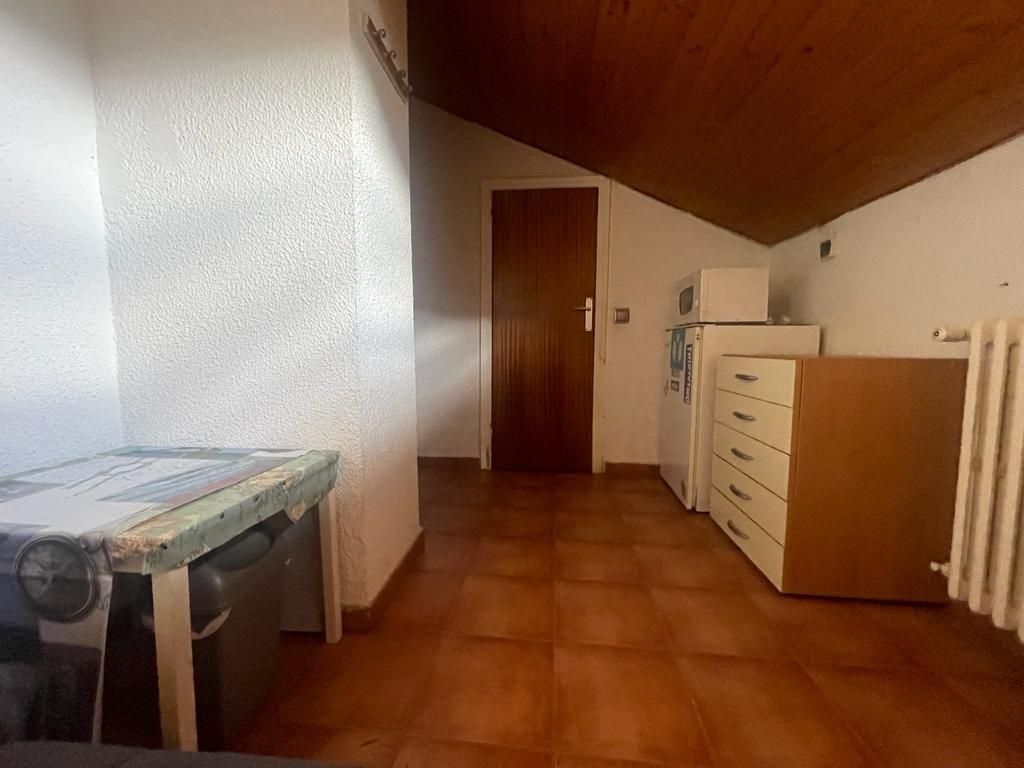 Study to rent in Alp  with Heating