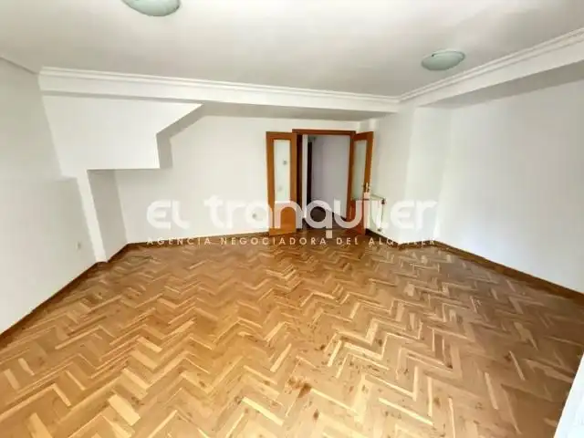 Sala d'estar de Dúplex de lloguer en San Sebastián de los Reyes amb Parquet