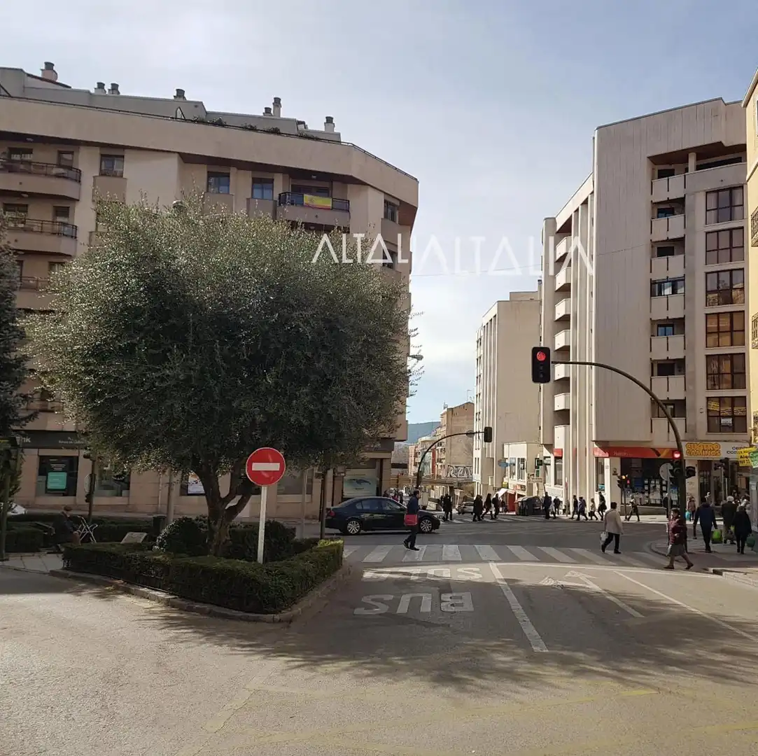 Local comercial en venda a Centro, imagen 2
