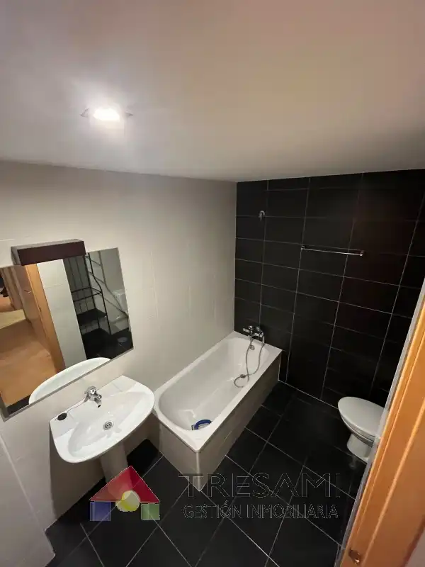 Bathroom of Flat for sale in Villaviciosa  with Heating, Storage room and Furnished