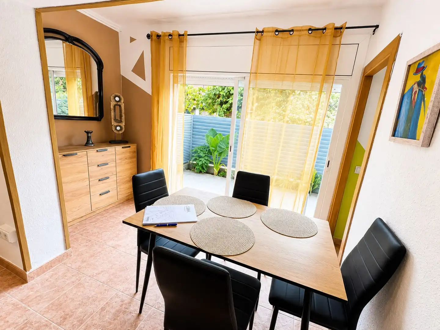 Comedor de Apartamento en venta en Santa Susanna con Terraza, Horno y Piscina comunitaria
