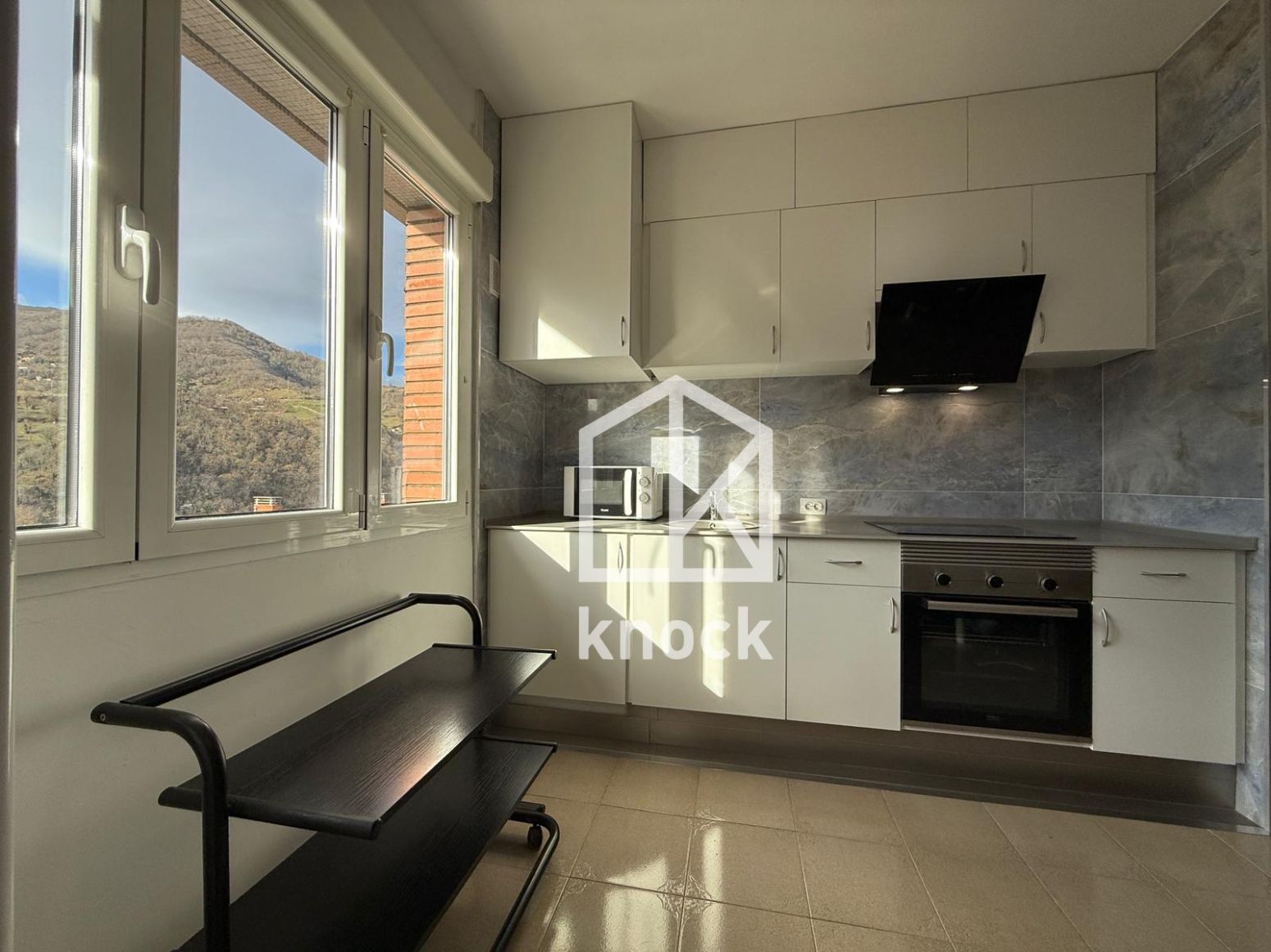 Kitchen of Flat for sale in Aller  with Storage room