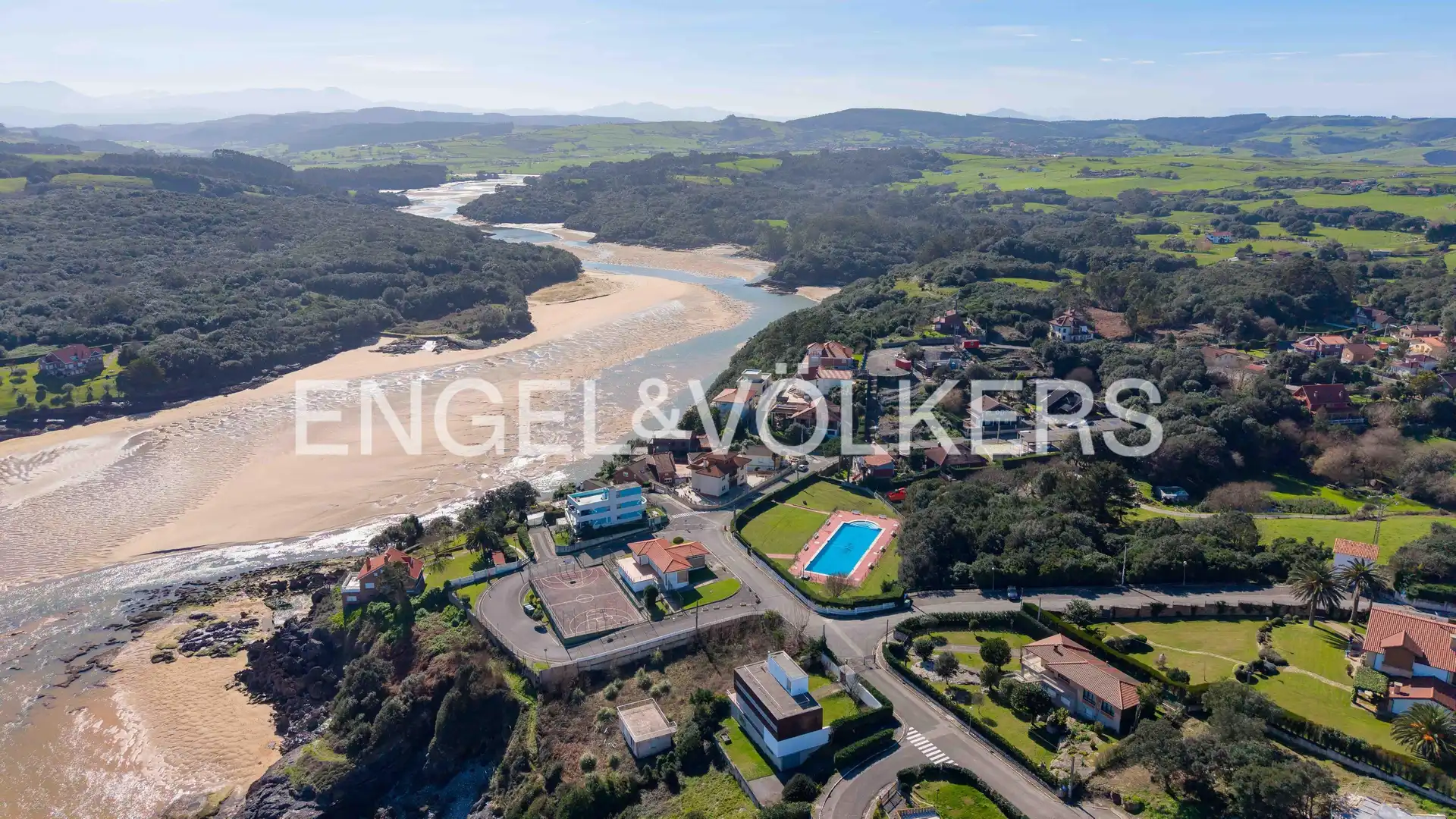 Vista exterior de Casa o chalet en venta en Bareyo con Calefacción, Jardín privado y Terraza