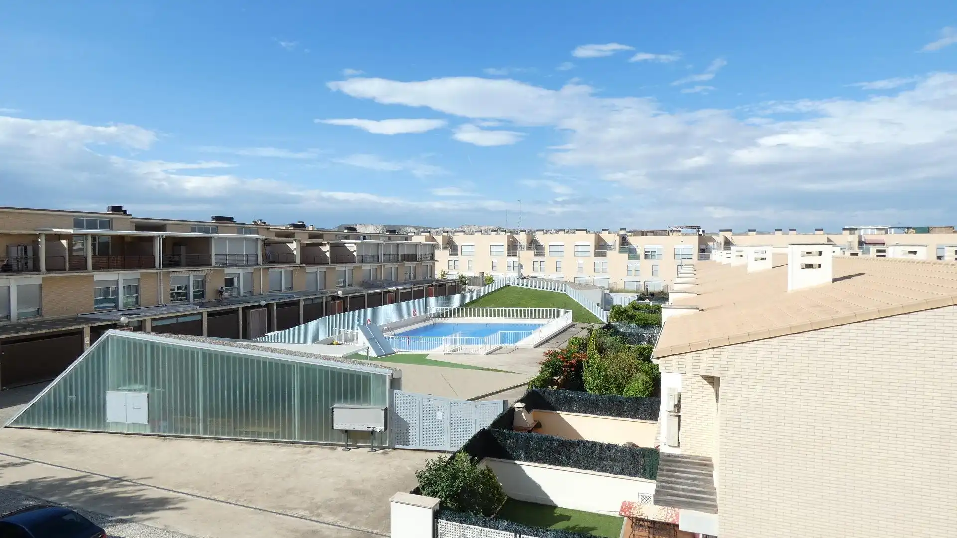 Piscina de Pis en venda en Utebo amb Calefacció, Parquet i Terrassa