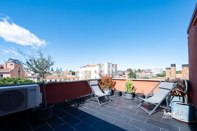 Ático en Venta en Colina