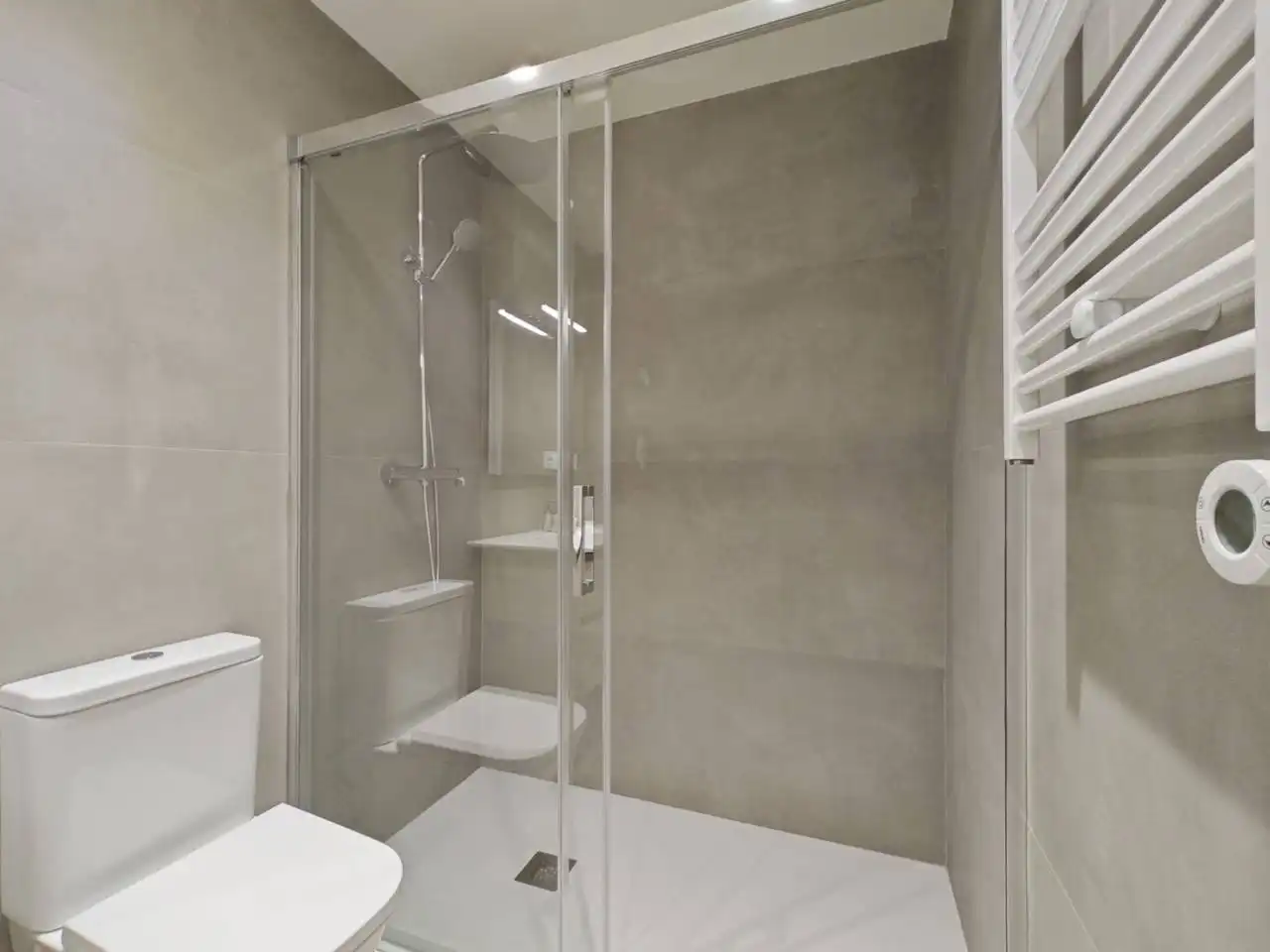 Baño de Piso de alquiler en Manresa con Aire acondicionado, Calefacción y Terraza