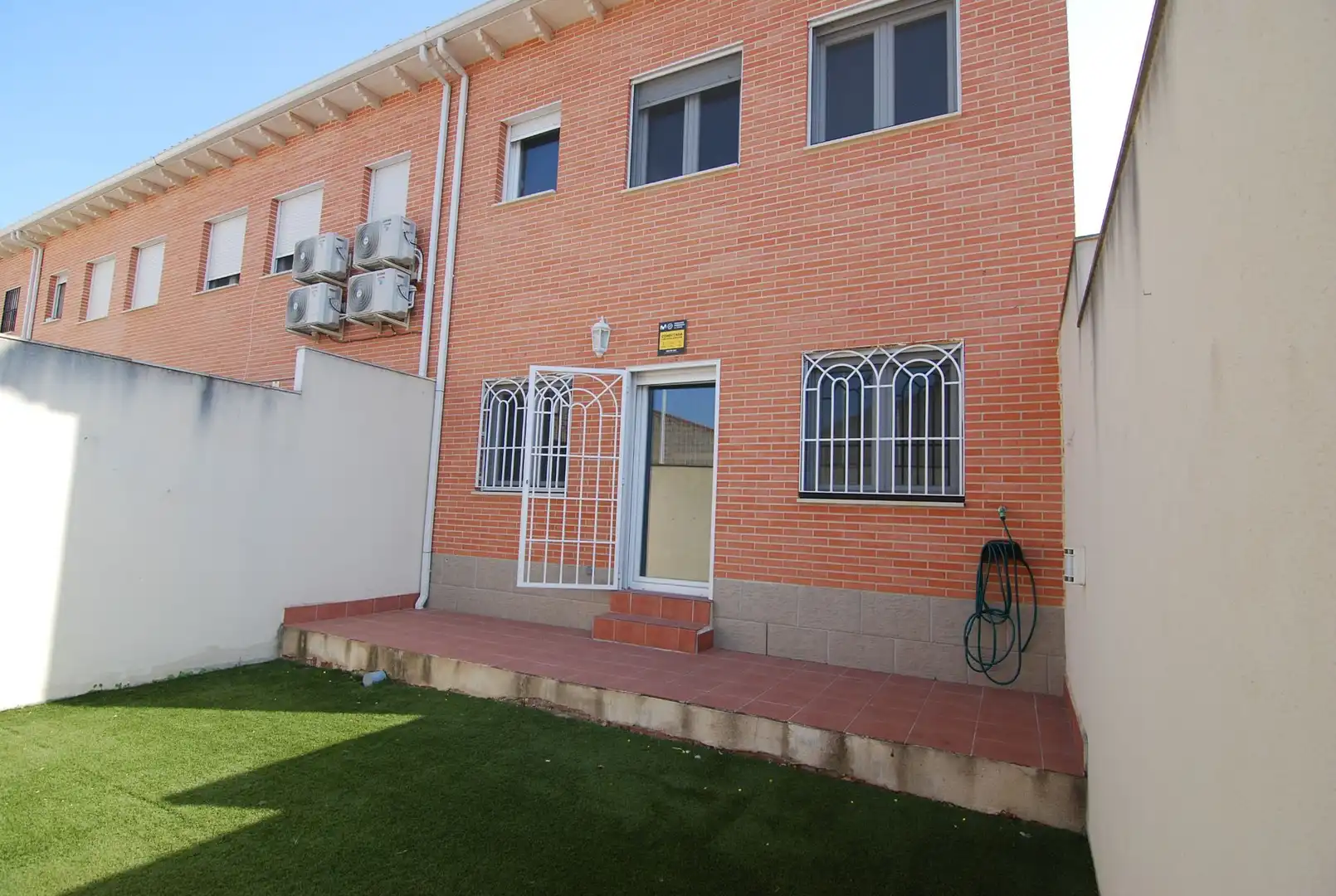 Vista exterior de Casa o xalet en venda en San Martín de la Vega amb Calefacció