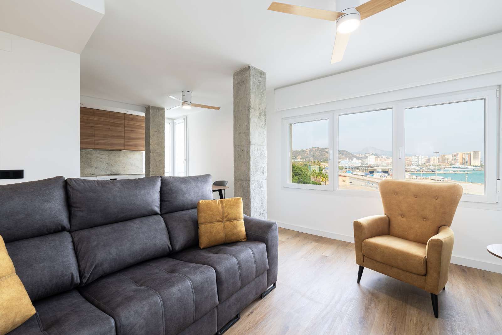Apartament per a compartir a Ensanche Centro - Puerto