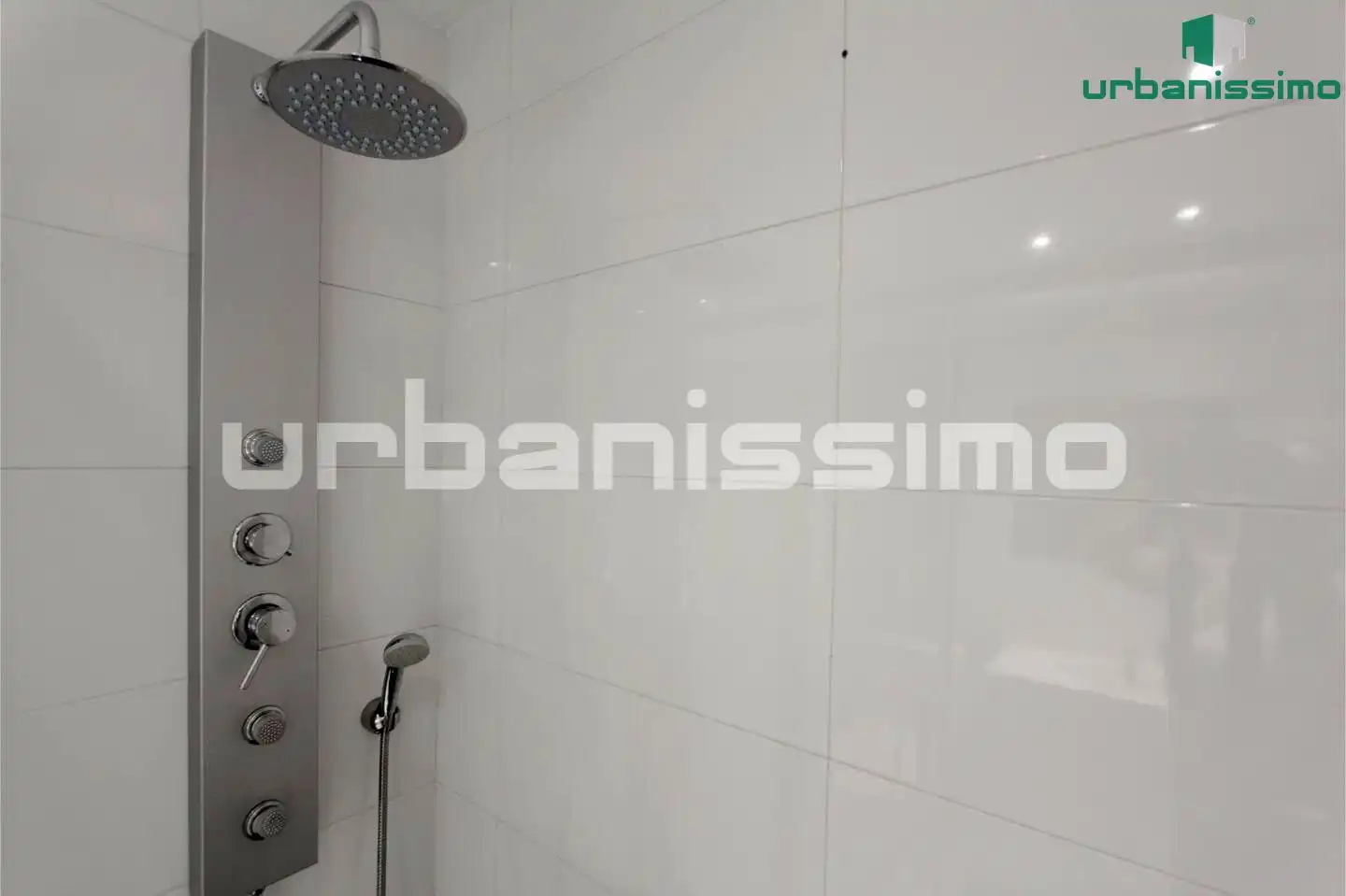 Bathroom of Apartments for rent in Madrid  with Air Conditioner, Heating and Furnished