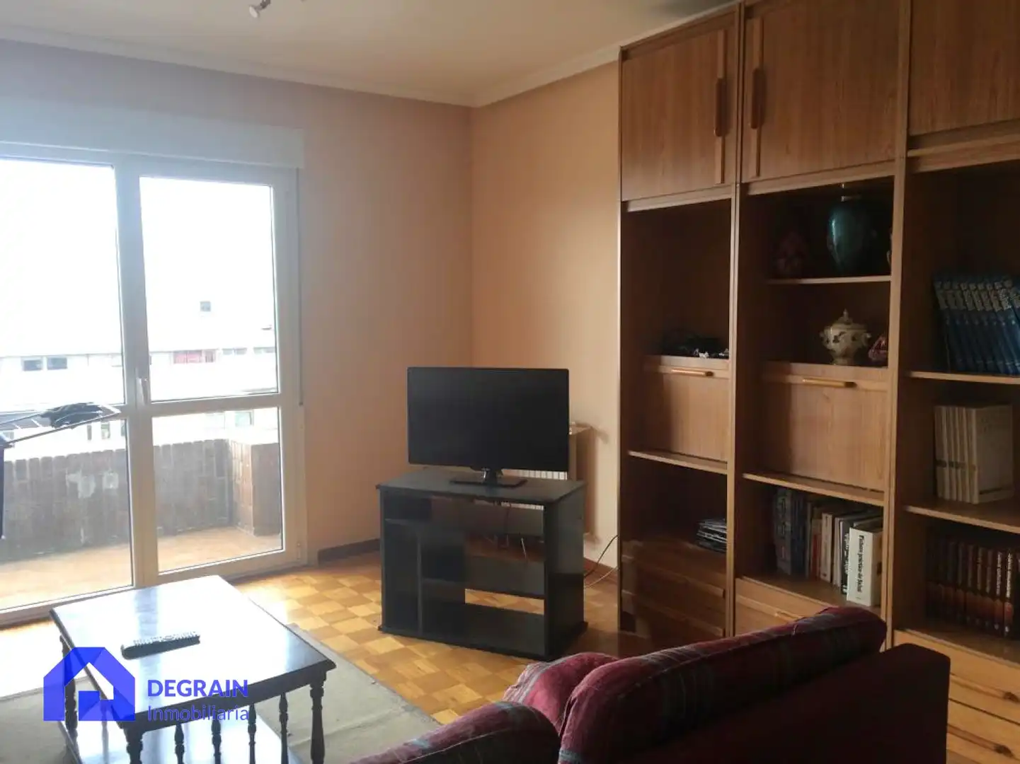 Wohnzimmer von Wohnung zur Miete in Oviedo  mit Möbliert