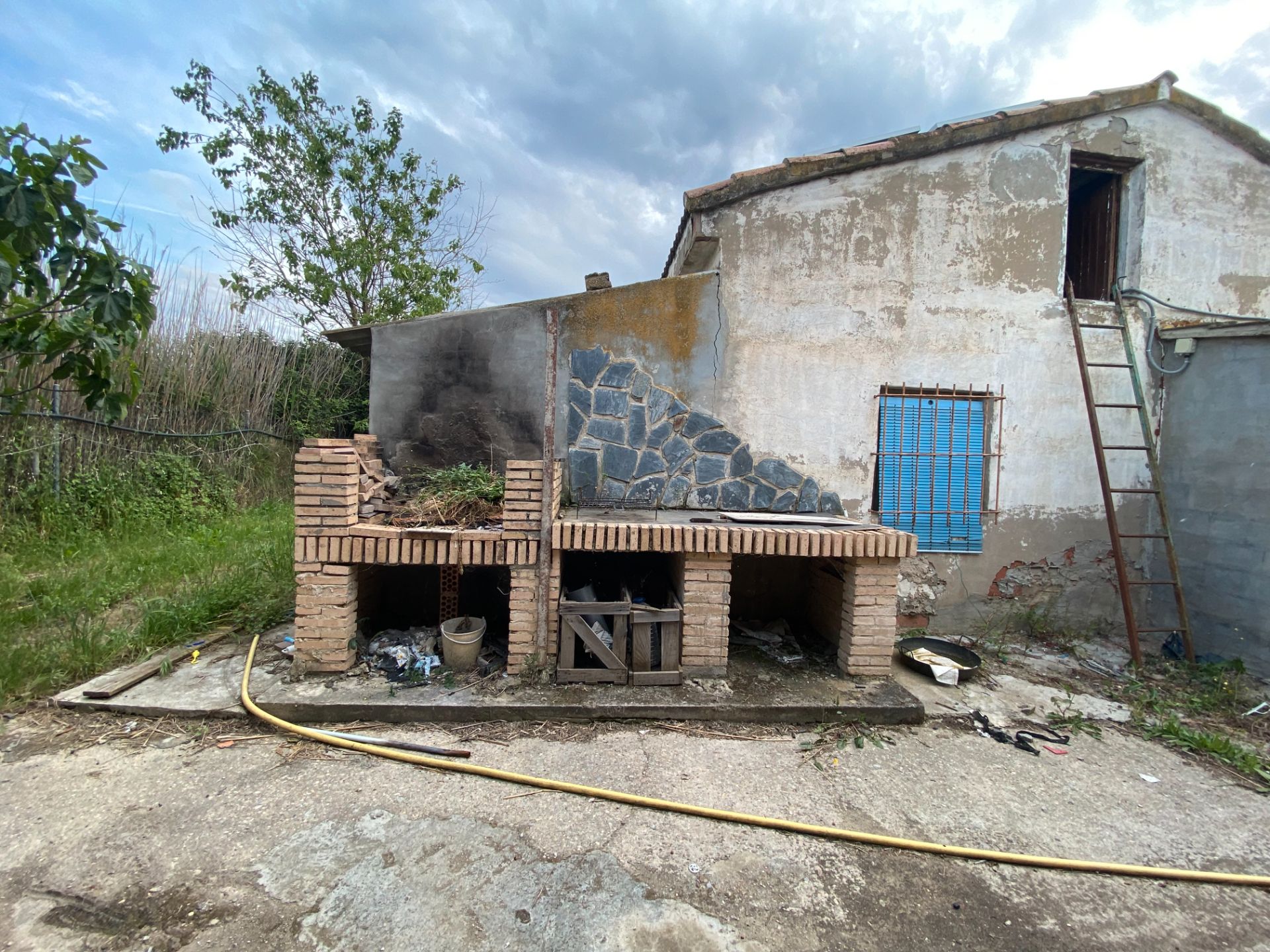 Exterior view of House or chalet for sale in Nuez de Ebro  with Private garden, Storage room and Swimming Pool