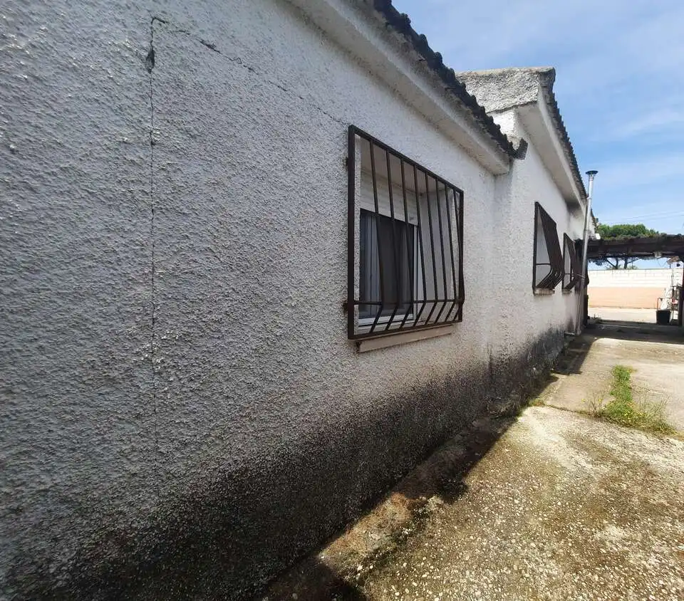 Außenansicht von Haus oder Chalet zum Verkauf in Escalona mit Klimaanlage, Heizung und Abstellraum
