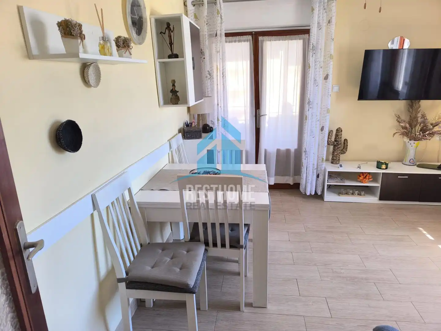 Comedor de Piso en venta en Tavernes de la Valldigna con Amueblado y Balcón