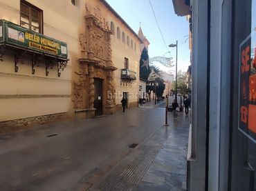 Local comercial de lloguer a Calle Corredera 38