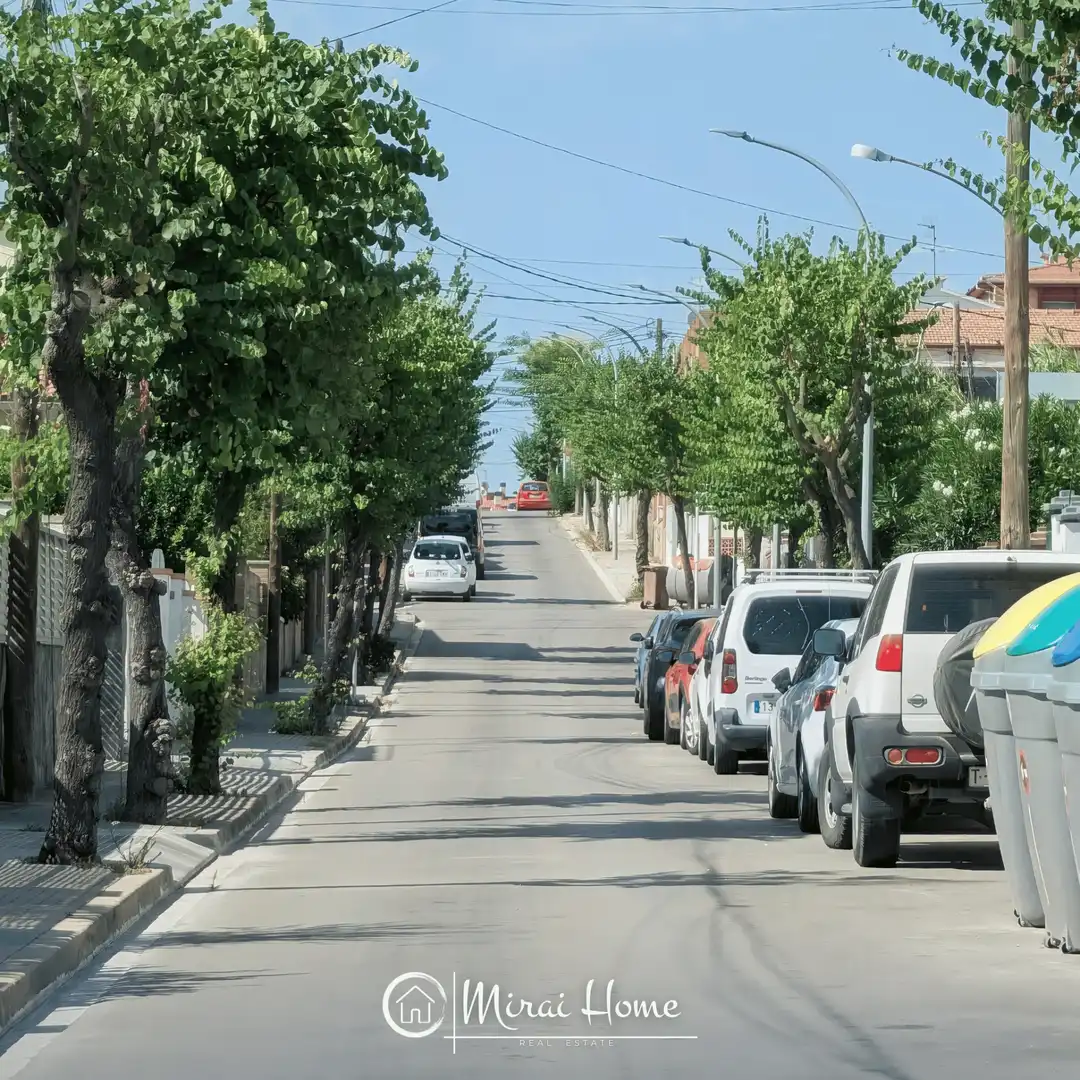 Vista exterior de Casa o xalet en venda en Parets del Vallès amb Aire condicionat, Calefacció i Jardí privat