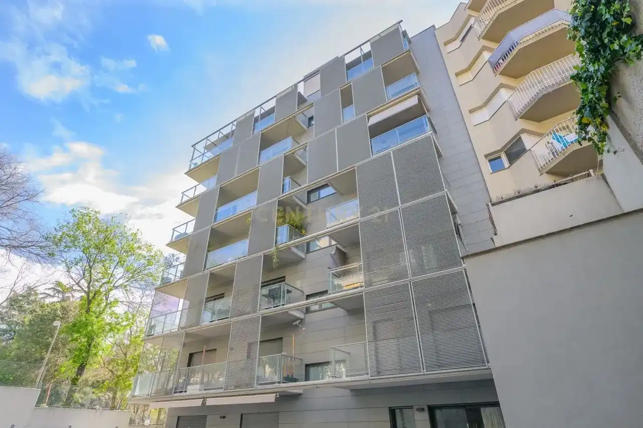Vista exterior de Planta baja en venta en Barcelona con Aire acondicionado