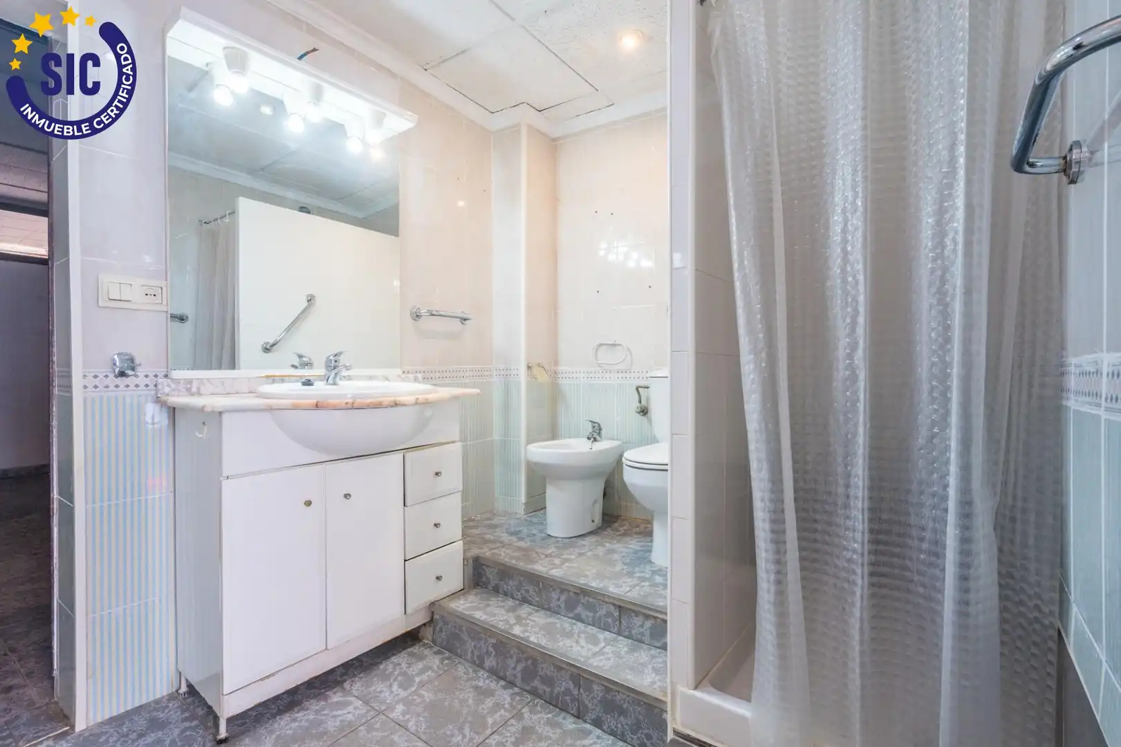 Baño de Piso en venta en Valencia con Aire acondicionado y Terraza