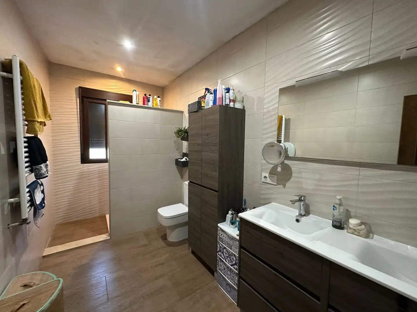 Bathroom of Houses for sale in Mengabril  with Air Conditioner, Heating and Swimming Pool
