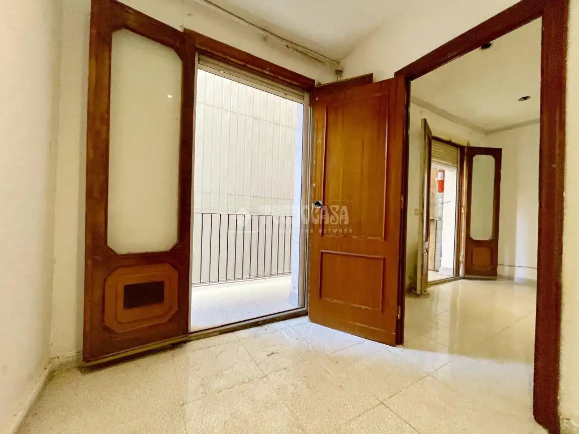 Flat for sale in Barcelona  with Balcony