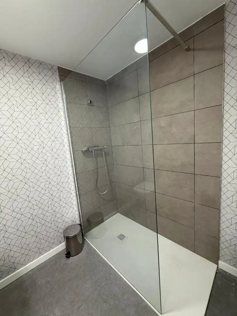 Baño de Apartamento de alquiler en Leganés con Aire acondicionado, Calefacción y Amueblado
