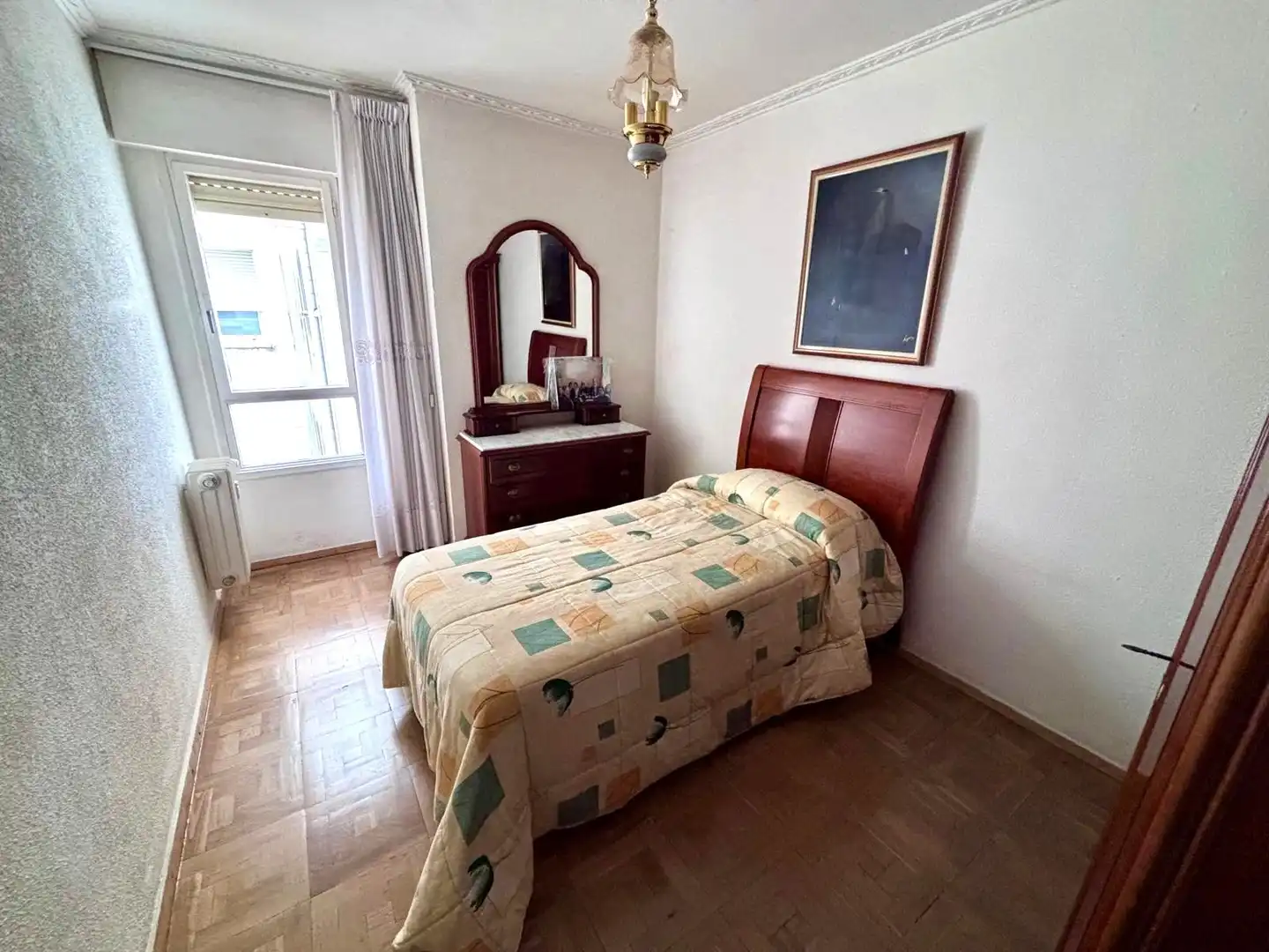 Habitación de Piso en venta en Gijón  con Calefacción, Parquet y Amueblado