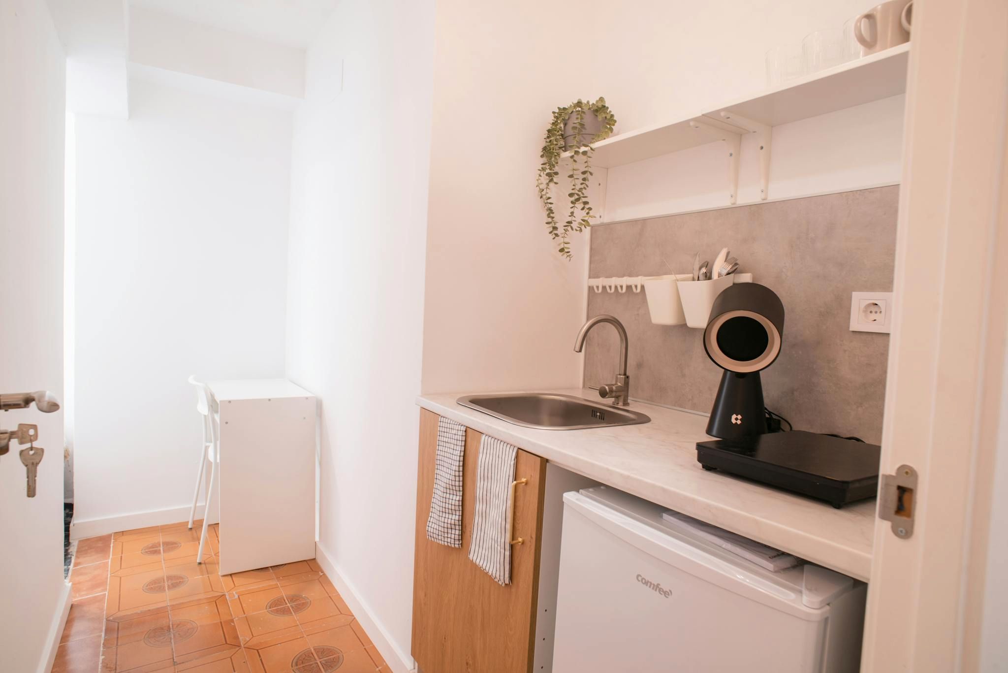 Kitchen of Flat for share in  Valencia Capital  with Washing machine