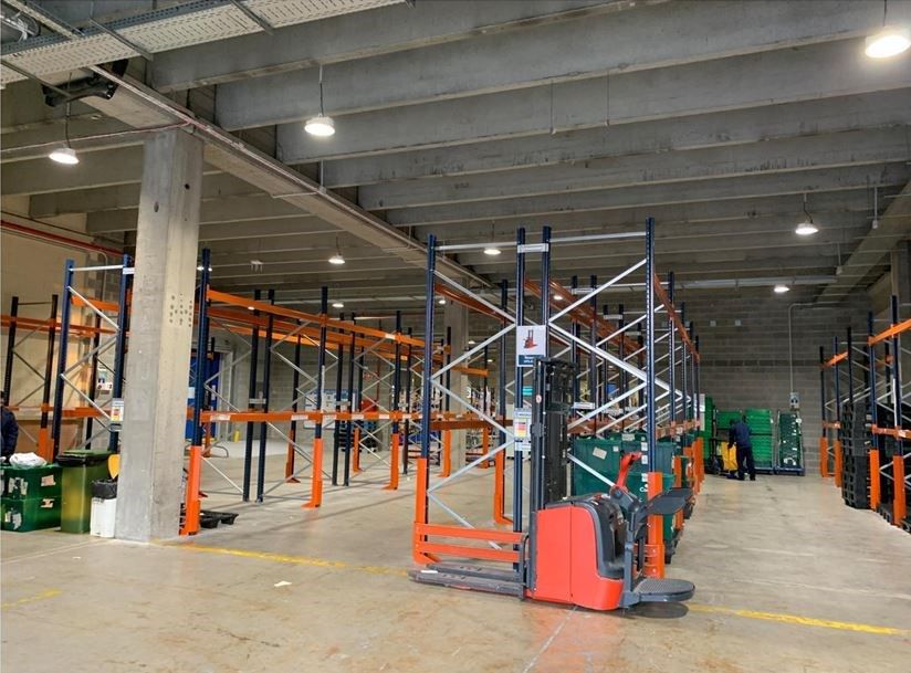 Nau industrial de lloguer en Montcada i Reixac