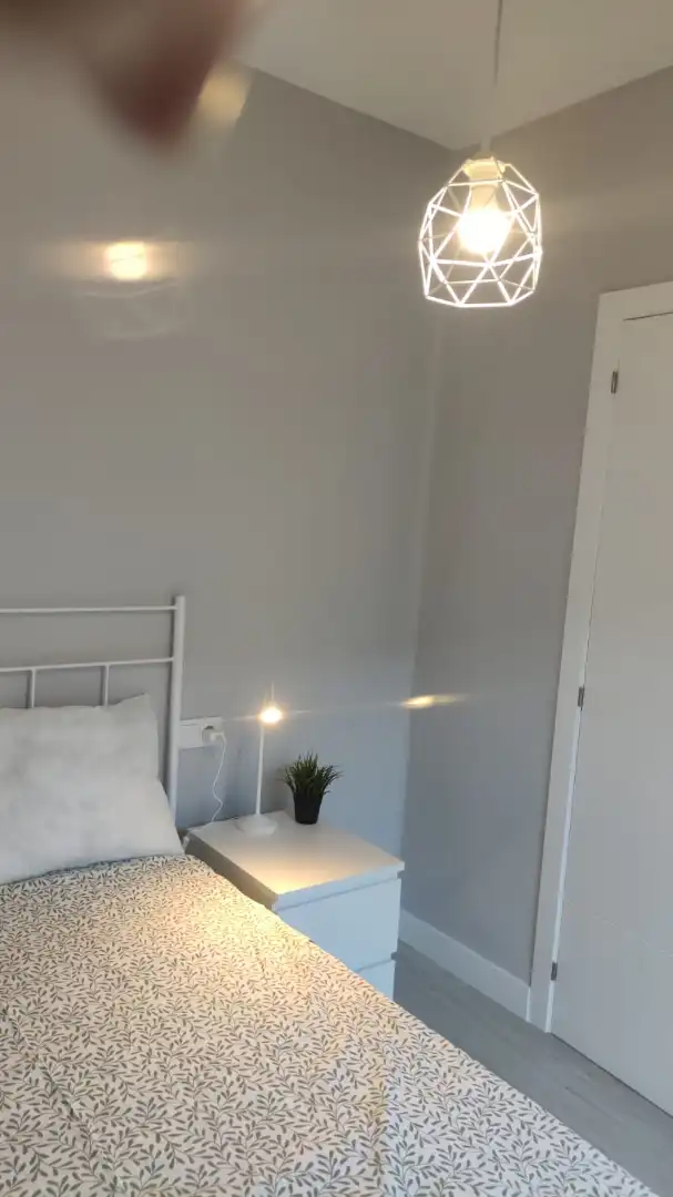 Habitación de Estudio de alquiler en Ourense Capital  con Aire acondicionado, Parquet y Amueblado