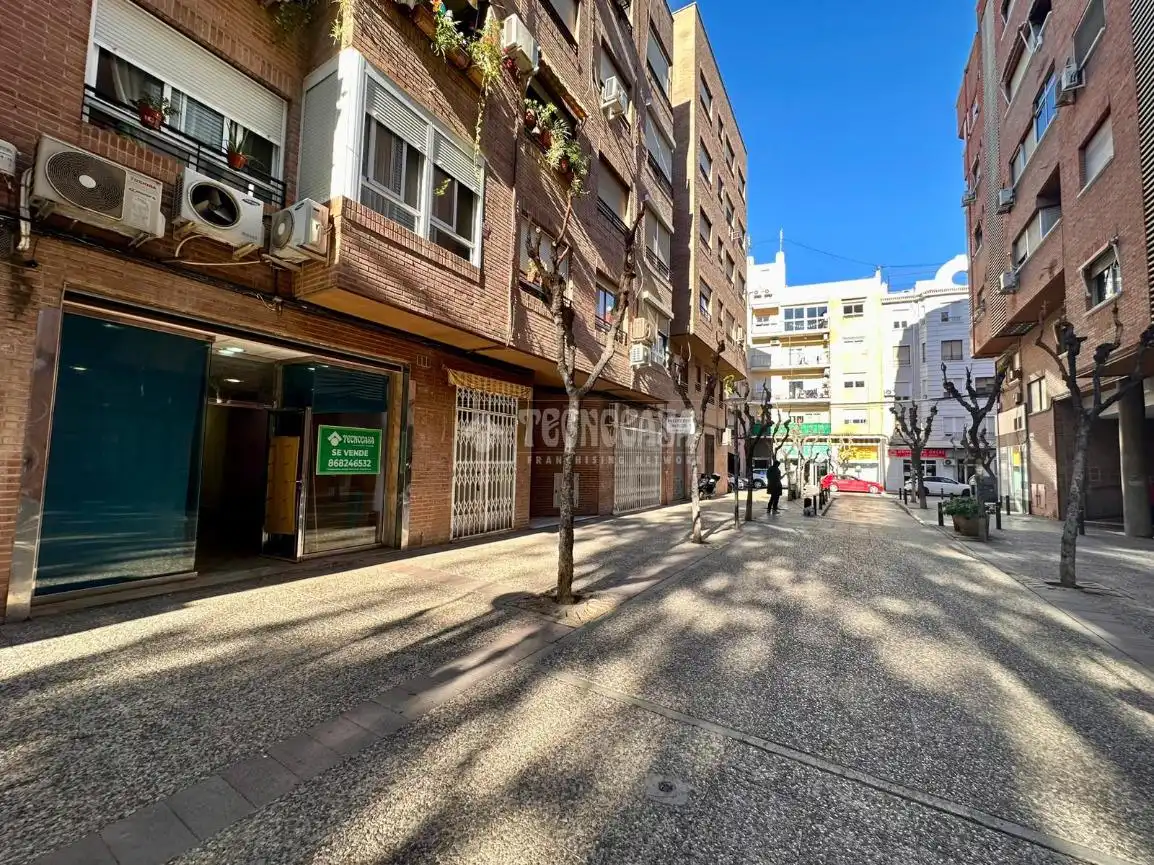 Local comercial en venda a C. Andorra de Teruel, imagen 2
