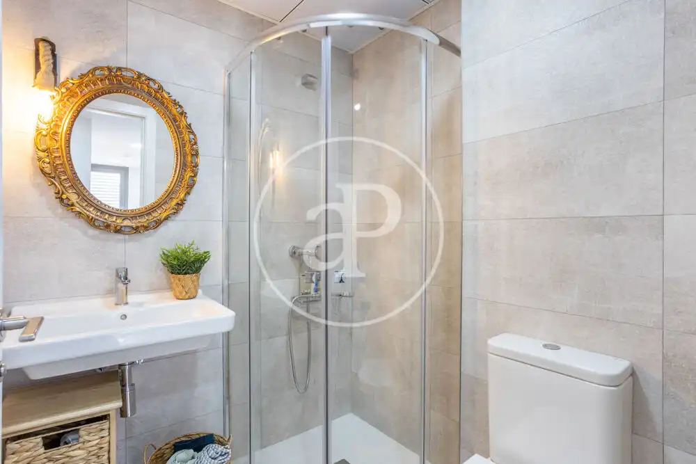 Bathroom of Flat for rent in Quart de Poblet  with Air Conditioner, Heating and Private garden