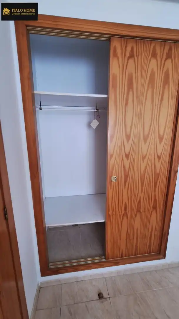 Habitación de Piso en venta en Torrevieja con Piscina comunitaria