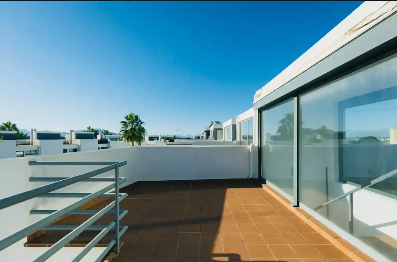 Terrasse von Einfamilien-Reihenhaus zum Verkauf in Dénia mit Klimaanlage, Heizung und Terrasse