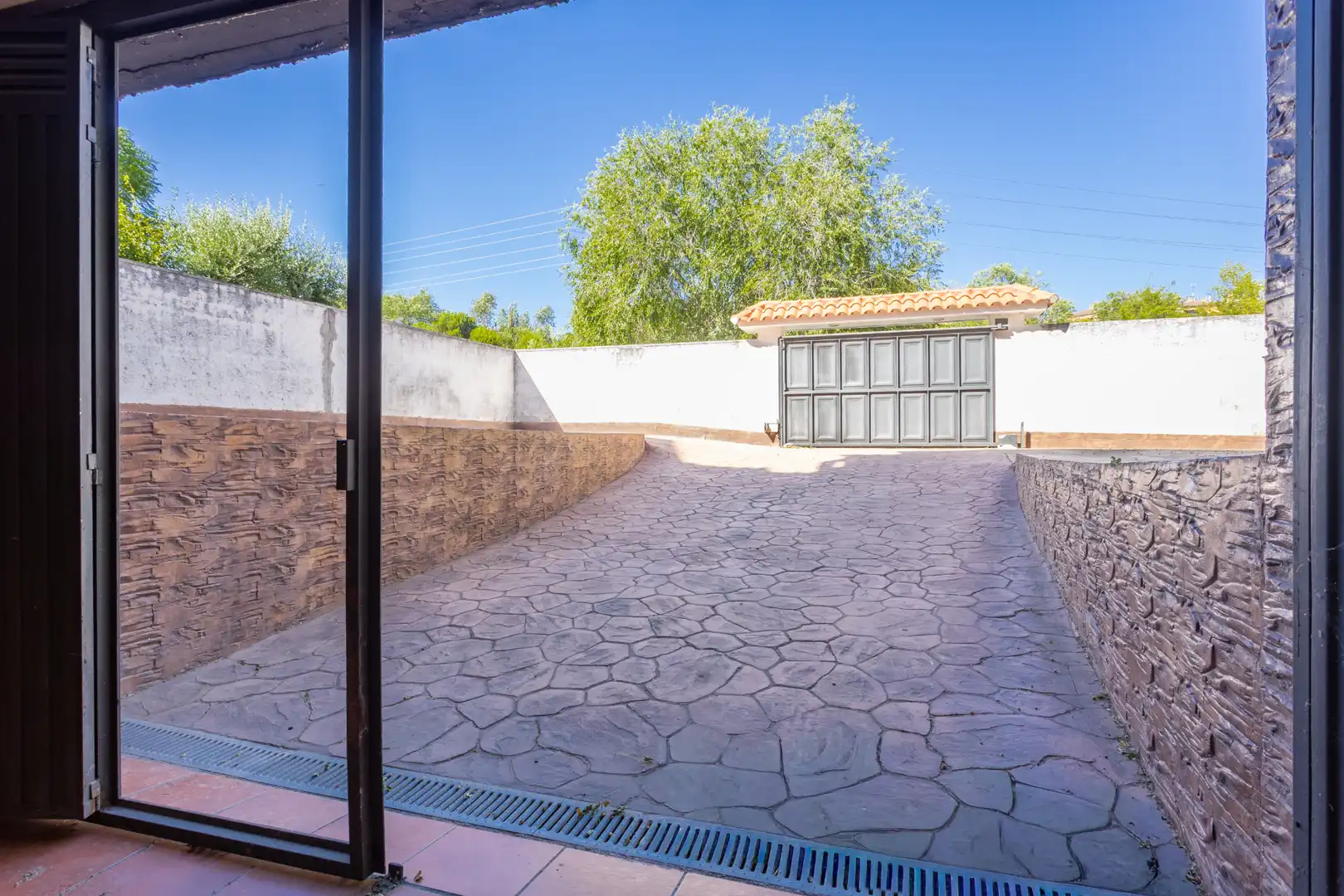Terrassa de Casa adosada en venda en Brunete amb Calefacció i Jardí privat