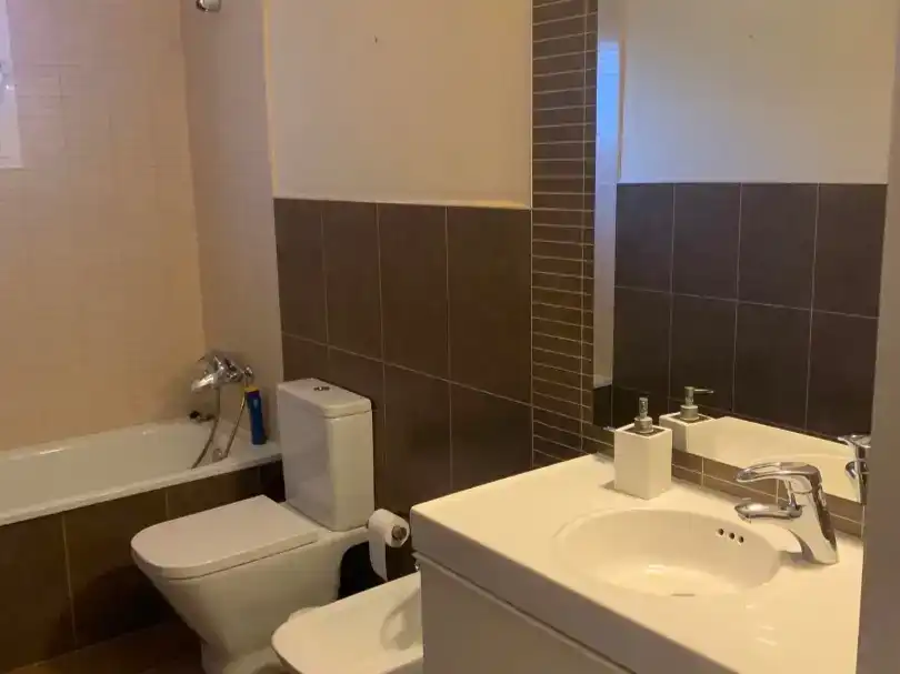 Bany de Casa o xalet en venda en Espartinas amb Aire condicionat, Jardí privat i Piscina